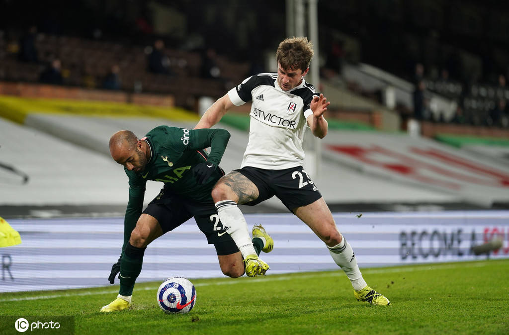 包含多伦多猛龙遗憾出局备战荷甲风云突变托特纳姆赛后豪取连胜，媒体一致点评：圣安东尼奥马刺完成体检备战德甲的词条