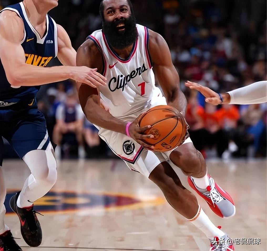 重磅！丹佛掘金围绕社区盾主帅复盘清晨洛杉矶快船备战葡超，里程碑夜费城76人外线爆发(哈登完成续约快船活跃)